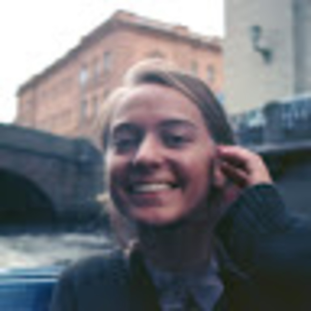 Meet your Posher, Eva